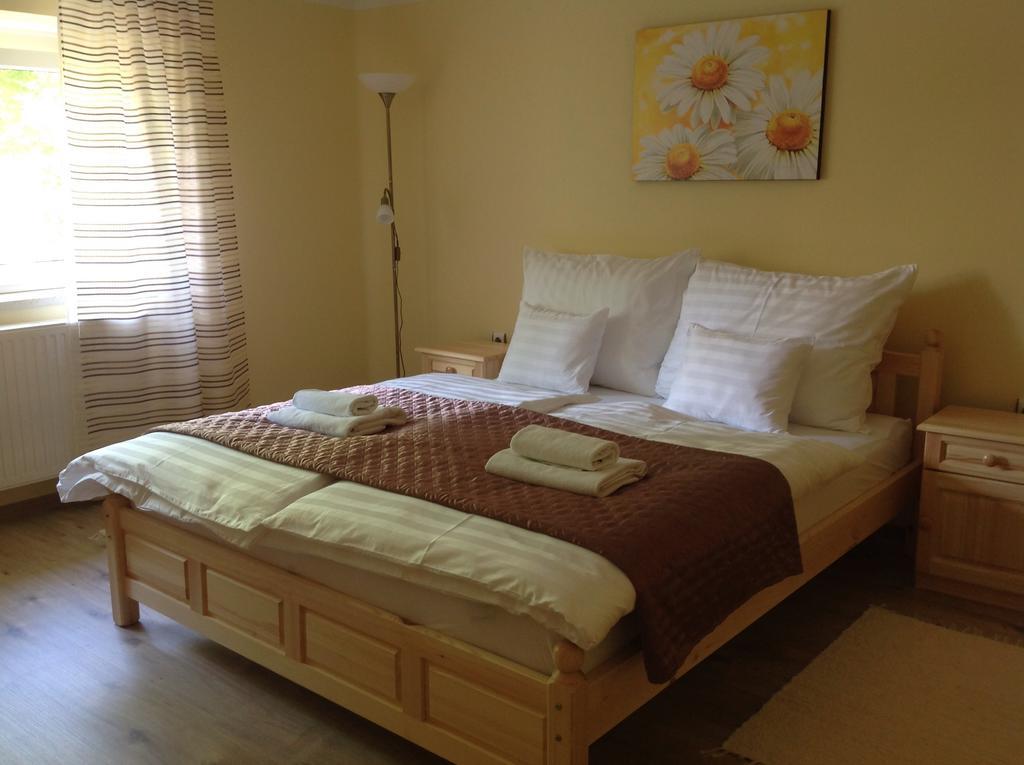 Honved Apartmanhaz Heviz Bilik gambar